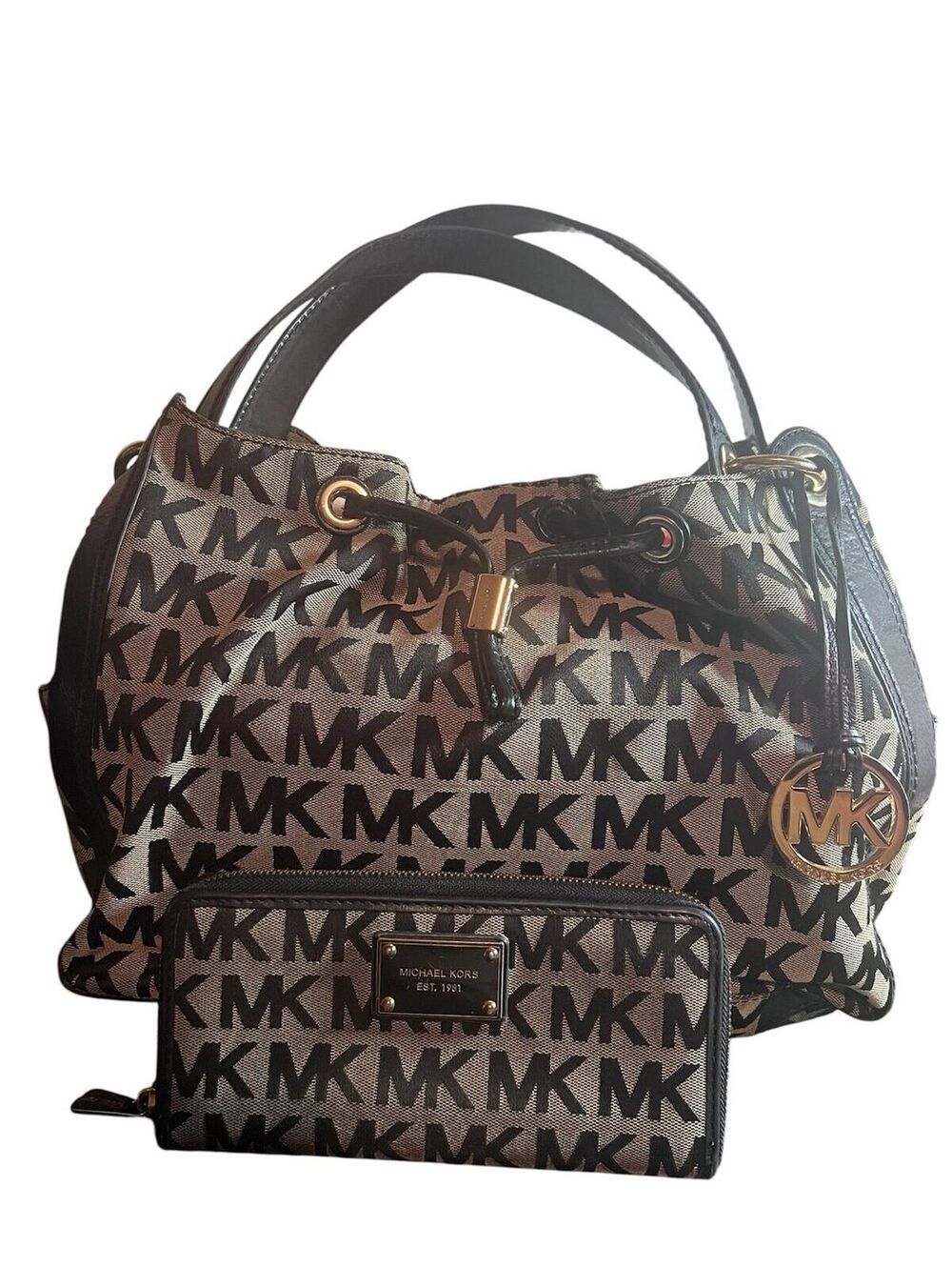 MK68. MICHAEL Michael Kors Ludlow Signature Hobo Bag w/wallet